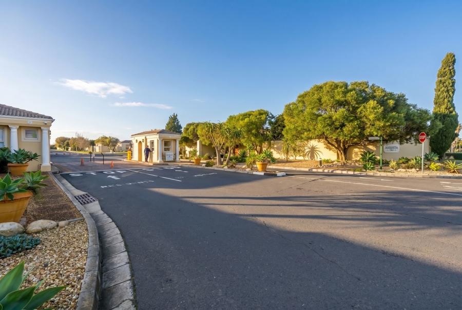 3 Bedroom Property for Sale in Sunningdale Western Cape